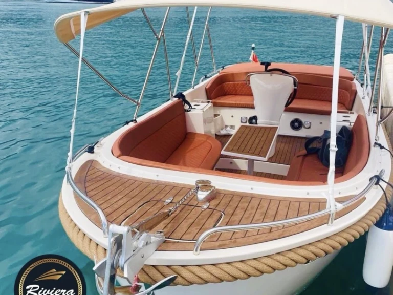 Yacht hire Budva cheap Primeur 715