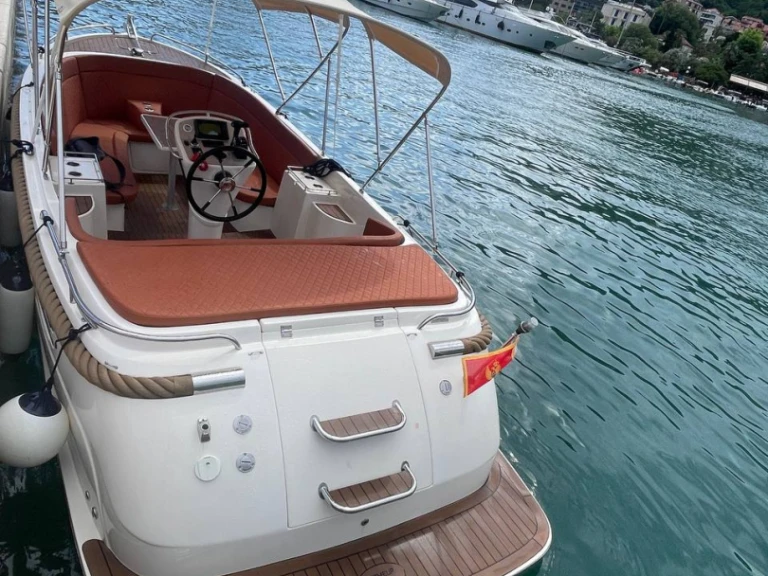 Motorboat hire in Budva - Truszczynscy boats Primeur 715