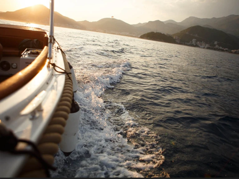 Hire Motorboat with or without skipper Truszczynscy boats Budva