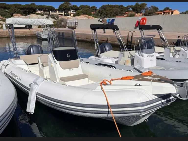 Hire a Capelli Tempest 700 Sun France