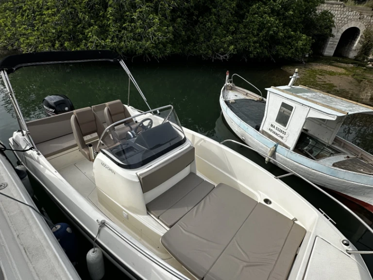 Yacht hire Marseille cheap Activ 605 Open Pack Sport