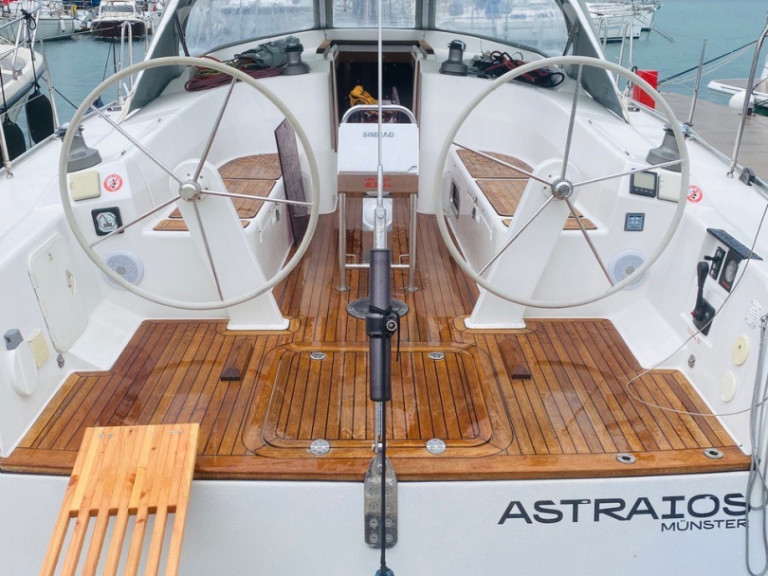 Yacht hire Pula cheap Hanse 430 E