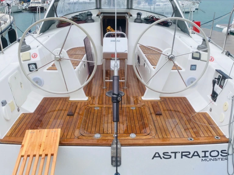 Yacht hire Pula cheap Hanse 430 E