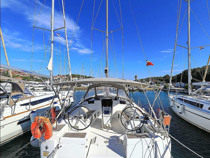 Hire Sailboat with or without skipper Jeanneau Kos