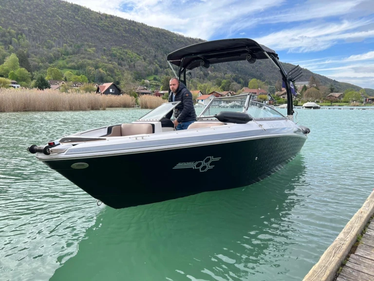 Motorboat hire in Annecy - Four Winns Horizon 200