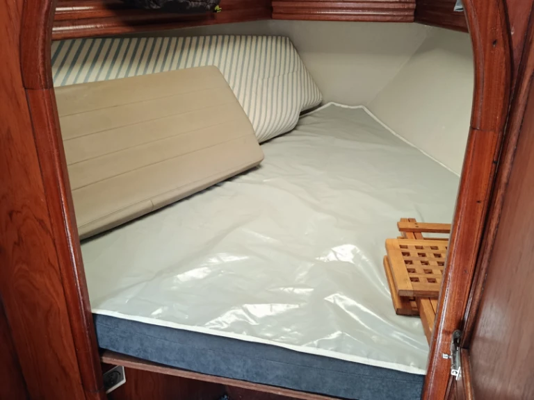 Yacht hire Loctudy cheap TRISMUS 37