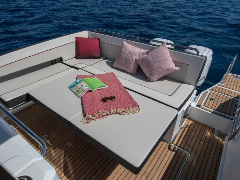 Hire a Jeanneau Cap Camarat 9.0 WA Marina de Palamós