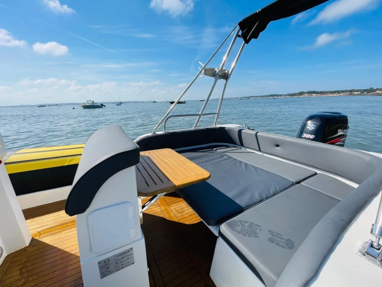 Nautica Led Nautica Led 750 GS charter bareboat or skippered in  Lège-Cap-Ferret