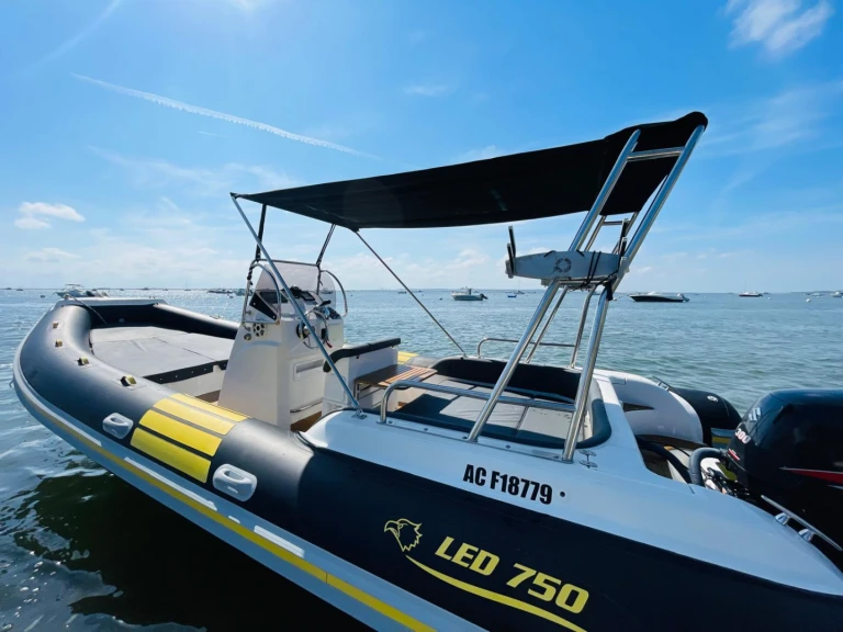 Hire a Nautica Led Nautica Led 750 GS Lège-Cap-Ferret
