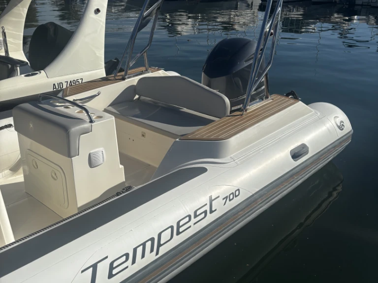 RIB hire in Porto-Vecchio - Capelli Capelli 700