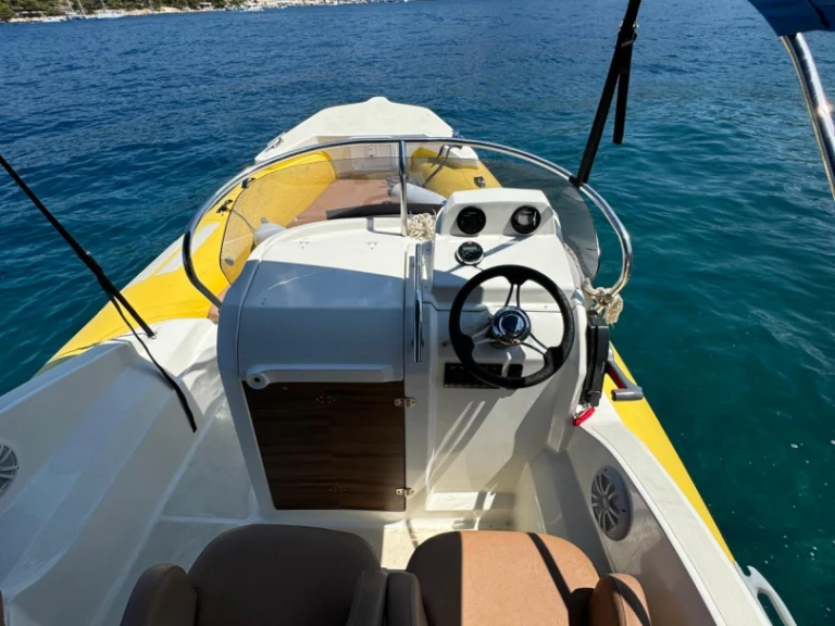 Yacht hire Hvar cheap Solemar S 580