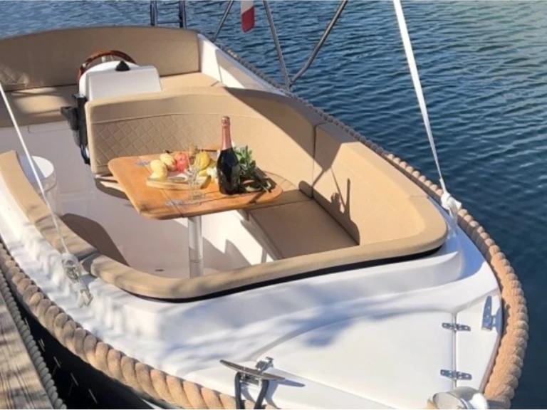 Hire Motorboat with or without skipper Kruger Delta France