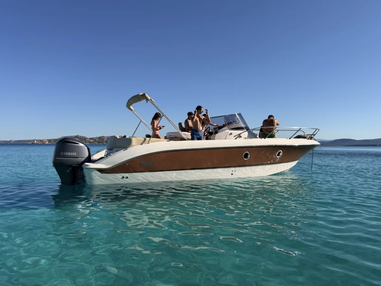 Yacht charter Poltu Quatu - Sessa Marine Key Largo 30 on SamBoat
