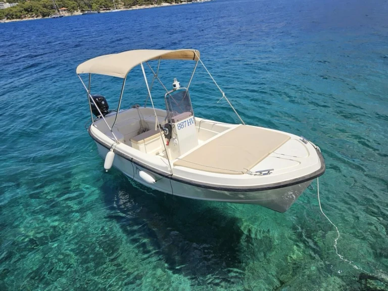 Yacht charter Hvar - Betina 500 on SamBoat