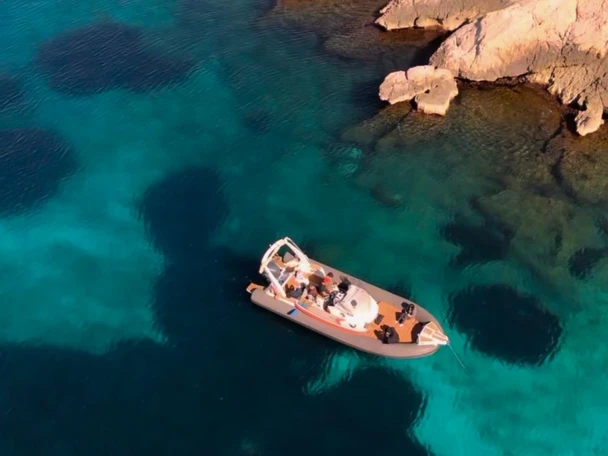 Hire Motorboat with or without skipper Blu and blu italy Marseille