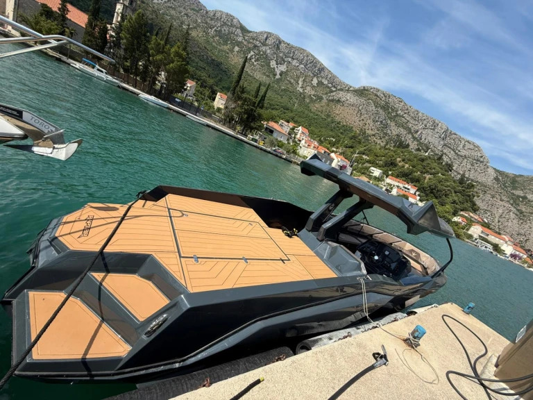 Hire a Alesta Raptor Hvar