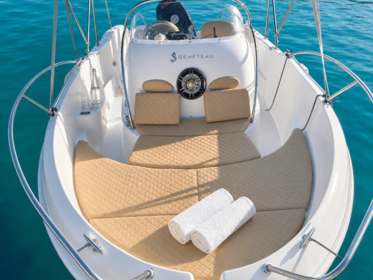 Yacht hire Port of Alicante cheap Flyer 550