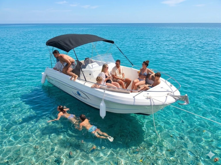 Charter a Pacific Craft Q670 'Atlas' (10p/200hp) in Can Pastilla on Samboat