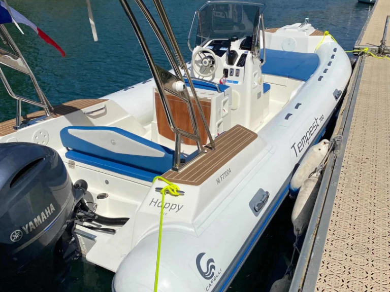 Hire RIB Capelli with a boat licence