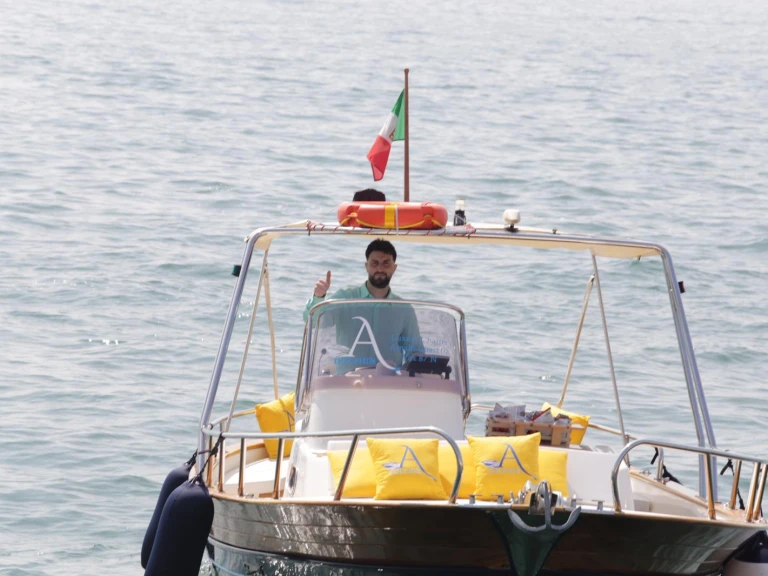 Fratelli Aprea Sorrento 7,50 open cruise charter bareboat or skippered in  Salerno