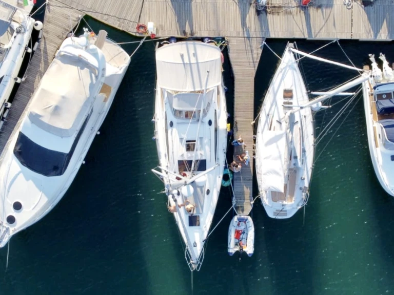 Sailboat hire in Muggia - Elan Elan 434