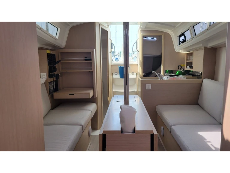 Hire Sailboat with or without skipper Bénéteau Saint-Quay-Portrieux