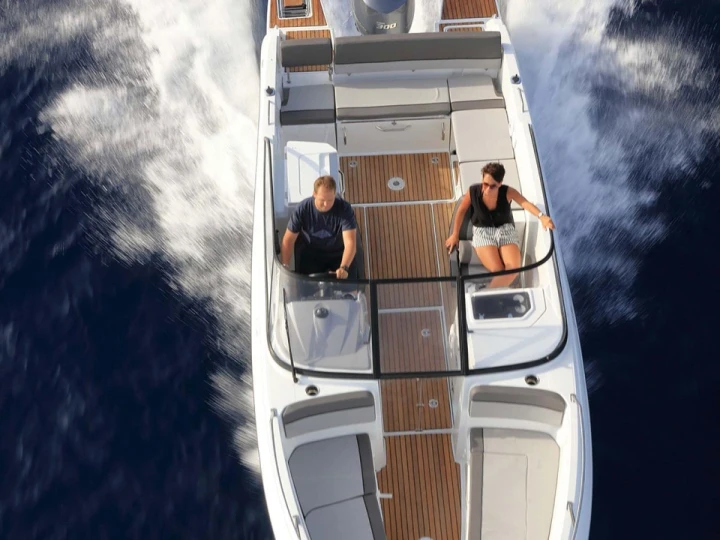 Yacht hire Antibes cheap Cap Camarat 7.5 BR