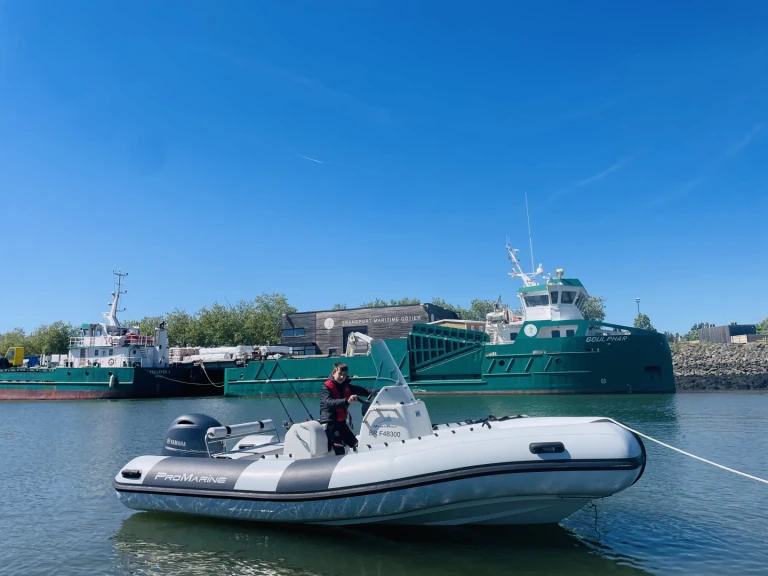 Hire RIB with or without skipper Zodiac Arzon