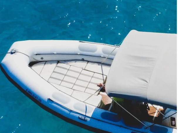 RIB hire in Sant Lluís - Valiant Valiant 750 Vanguard