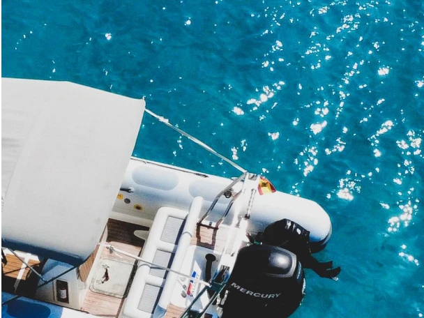 Hire RIB with or without skipper Valiant Sant Lluís