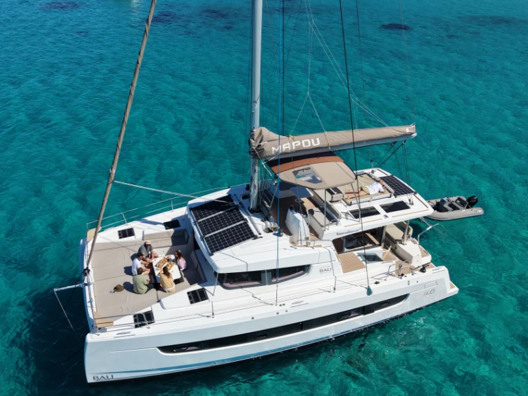 Yacht charter Hyères - Lagoon Lagoon 450 F on SamBoat
