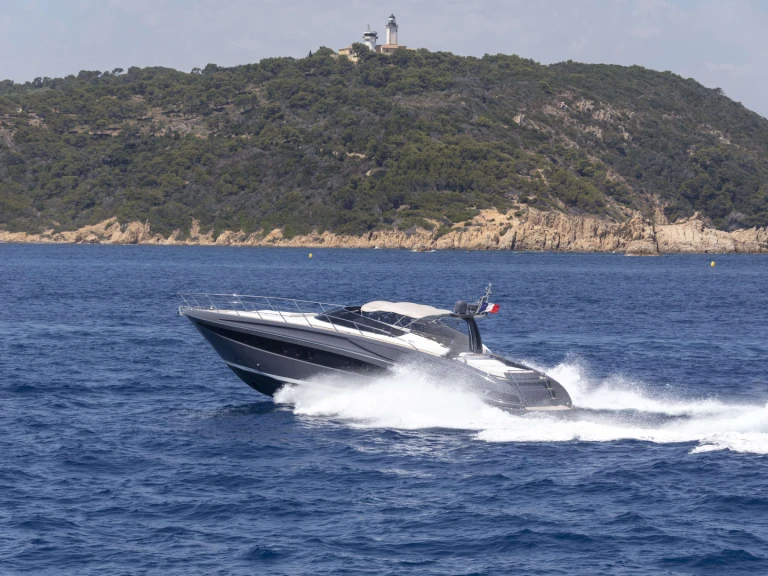 Yacht charter Saint-Tropez - Riva Virtus 63 on SamBoat