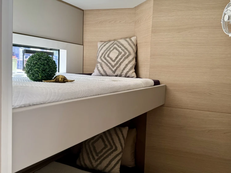 Catamaran to hire Marina El Portet de Dénia at the best price
