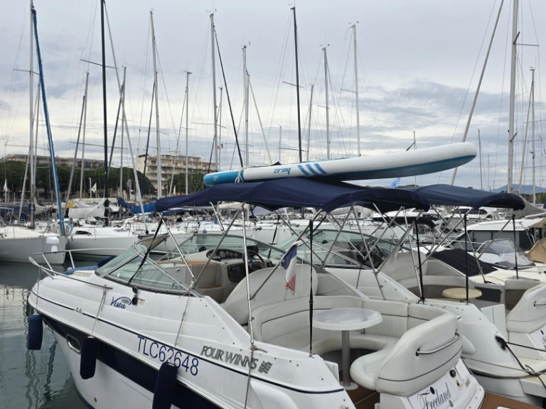 Yacht charter Mandelieu-la-Napoule - Four Winns Vista 248 on SamBoat