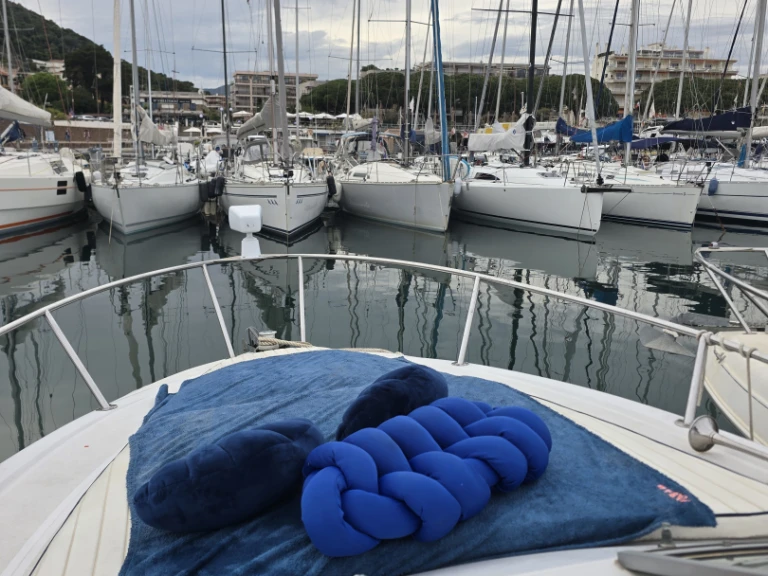 Yacht hire Mandelieu-la-Napoule cheap Vista 248