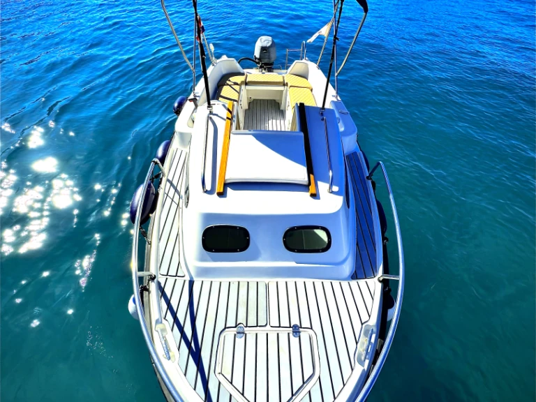 Yacht hire Dubrovnik cheap M-SPORT 500 cabin