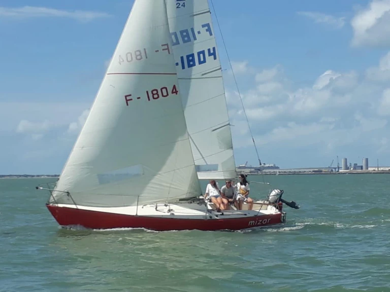 Yacht charter La Rochelle - J Composites J 24 on SamBoat