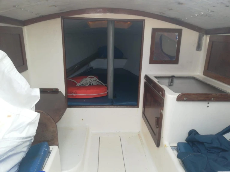 Yacht hire La Rochelle cheap J 24