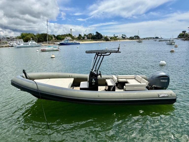 Charter a Sea Water Sea Water Phantom 230 in Combrit on Samboat