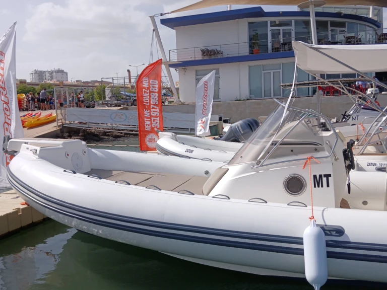 RIB hire in Portimão - Capelli Tempest 850