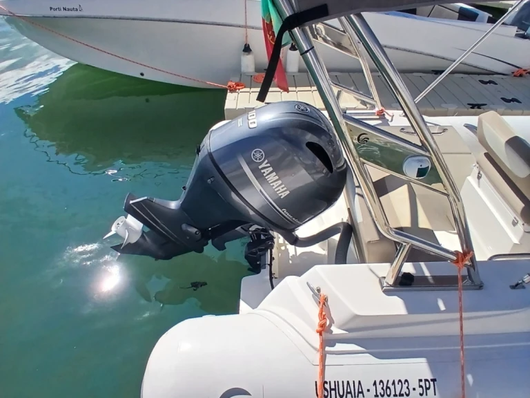 RIB hire in Portimão - Capelli Tempest 600