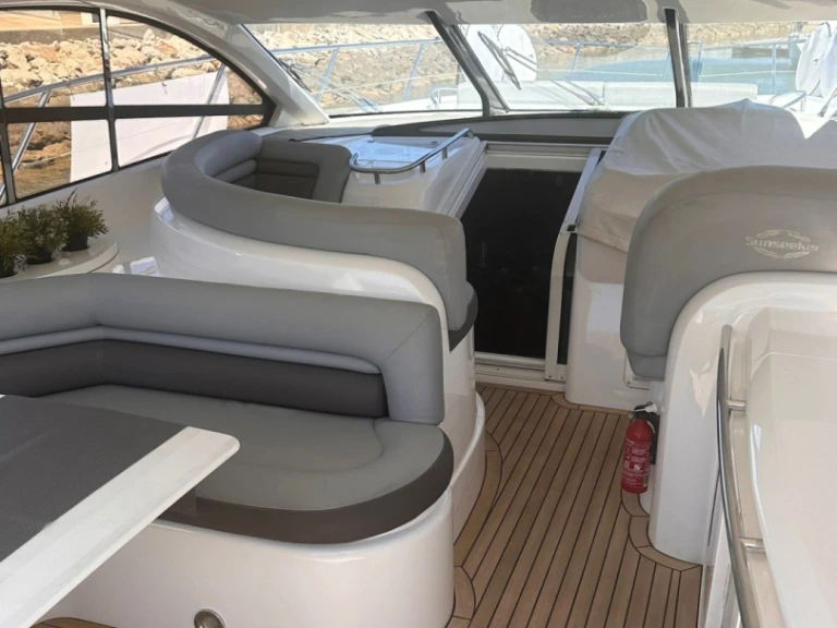 Hire Luxury Yacht Sunseeker with a boat licence