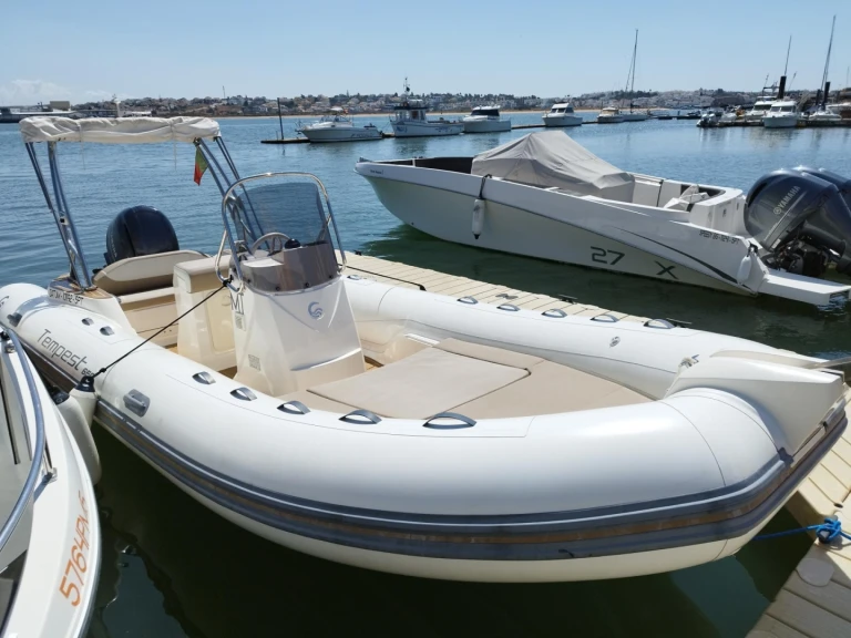 Yacht hire Portimão cheap Tempest 650