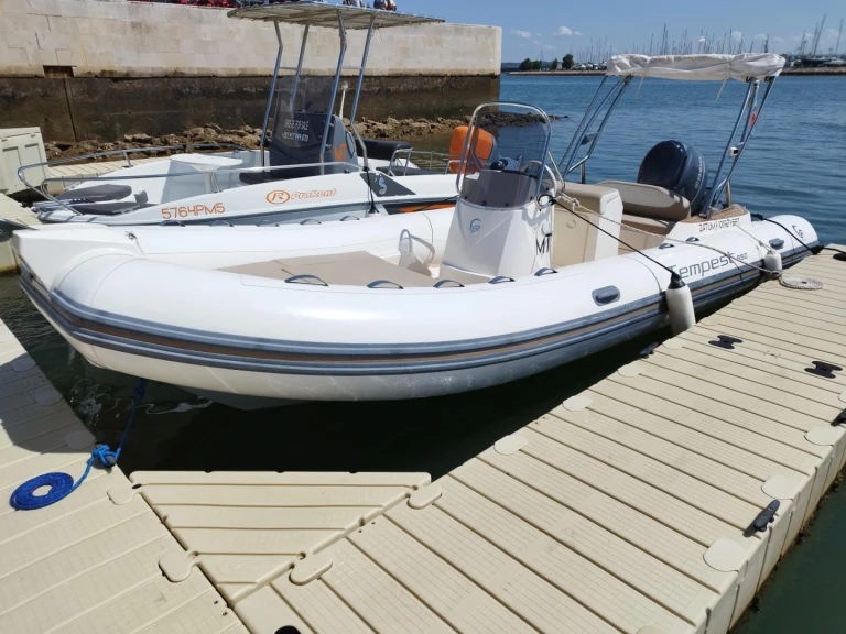 Charter a Capelli Tempest 650 in Portimão on Samboat