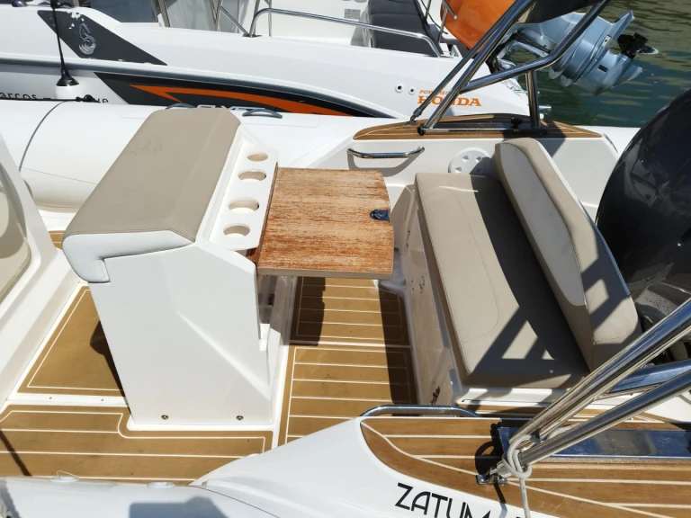 Hire RIB Capelli with a boat licence