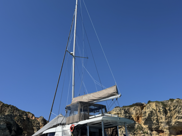 Yacht charter Portimão - Bali Bali 4.8 on SamBoat