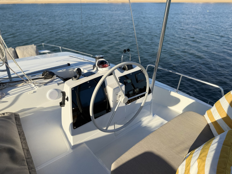 Yacht hire Portimão cheap Bali 4.8