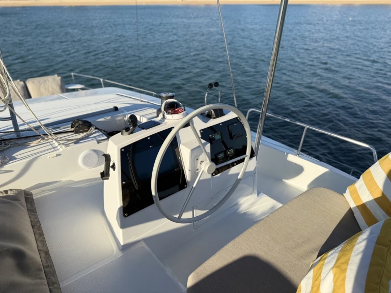 Yacht hire Portimão cheap Bali 4.8