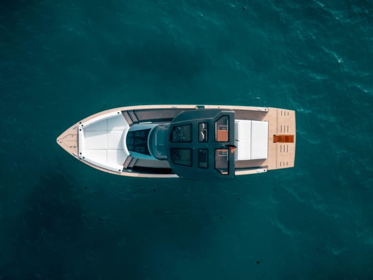 Hire a Tesoro Yachts T40 Chaniá