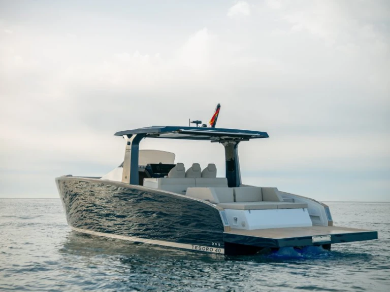 Luxury Yacht to hire Chaniá at the best price